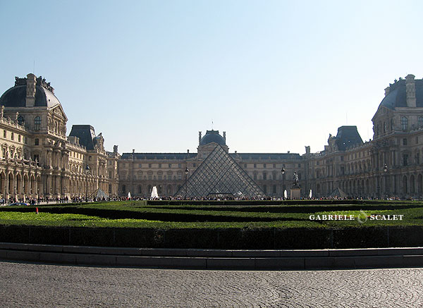 Museo del Louvre di Parigi